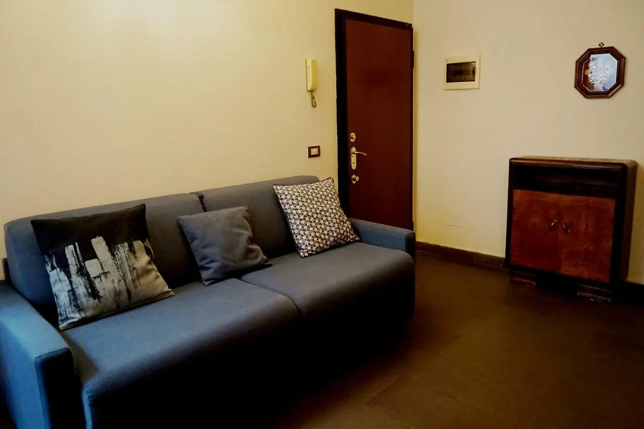 Studio Apartment Vicolo Lavandai ميلان 0*,  إيطاليا